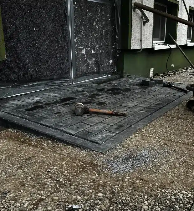 EINGANGSBEREICH SANIERUNG